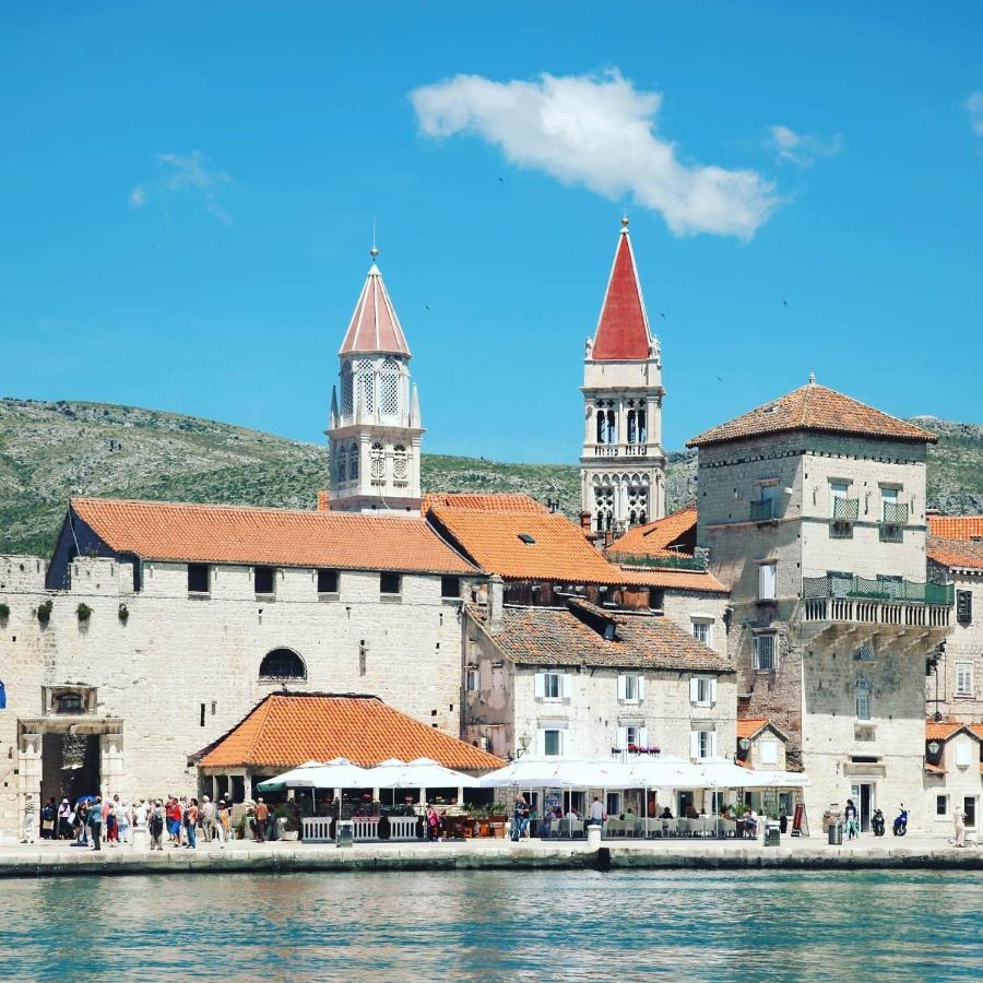 Luxury Seaside Villa With A Classic Mediterranean Olive Garden, A Fully Equipped Professional Kitchen, Pool, Sauna, Padle Boards And Canoe - Miolin Beach House Trogir Exterior foto