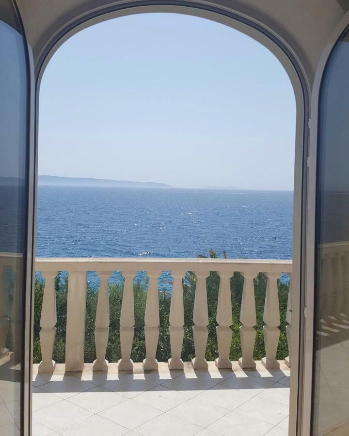Luxury Seaside Villa With A Classic Mediterranean Olive Garden, A Fully Equipped Professional Kitchen, Pool, Sauna, Padle Boards And Canoe - Miolin Beach House Trogir Exterior foto